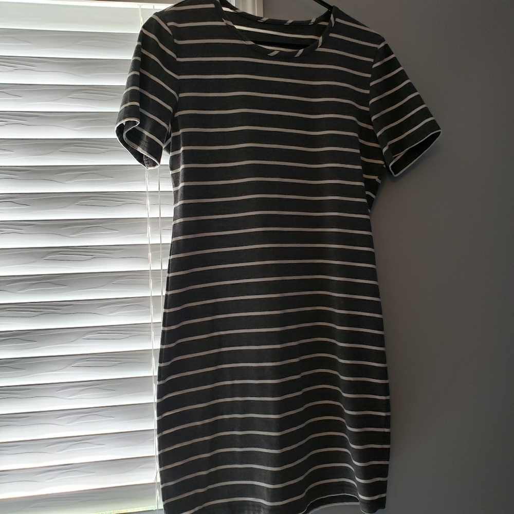 V-neck dress